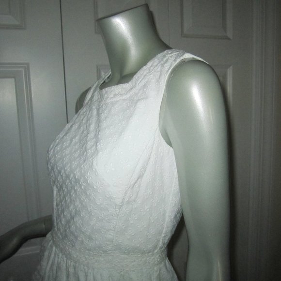 VINEYARD VINES White Eyelet Sleeveless Lined Dress - Picture 4 of 8